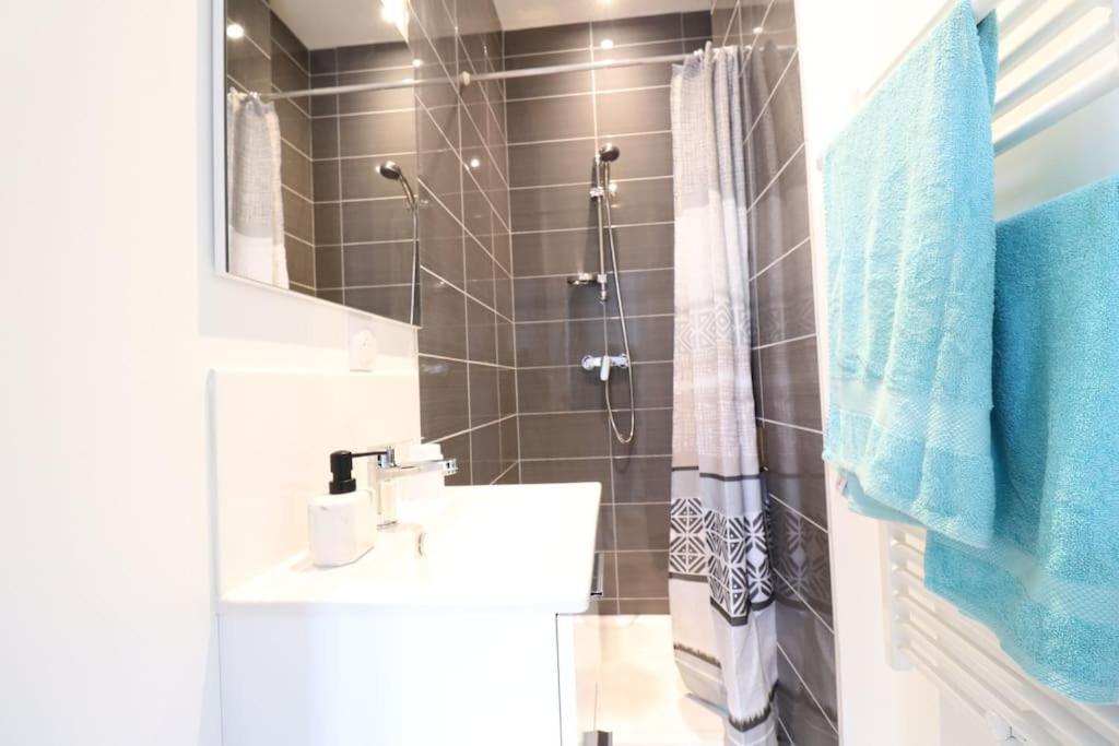 Appartamento Le Logis De La Gare - 4 Min A Pied De La Gare Bourg-en-Bresse Esterno foto